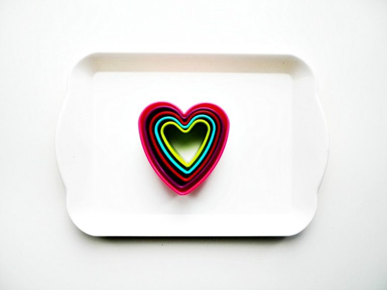 Valentines Inspired Montessori Trays – My Little Keepers